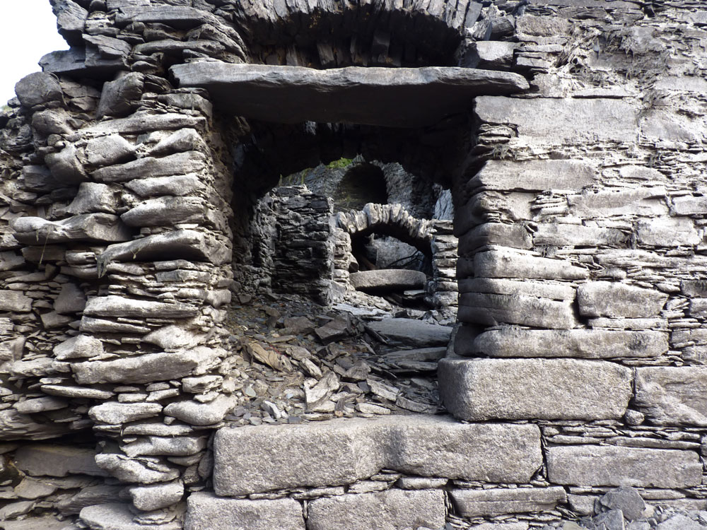 Molino medieval, emergido por el fuerte descenso en el nivel del embalse de Cedillo